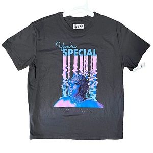 NWT Lizzo Wavy Portrait Short Sleeve Graphic T-Shirt Med